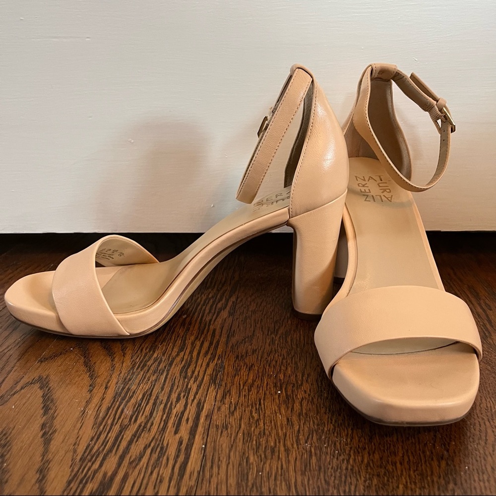 Naturalizer “Joy” heels in Soft Nude color - 8W